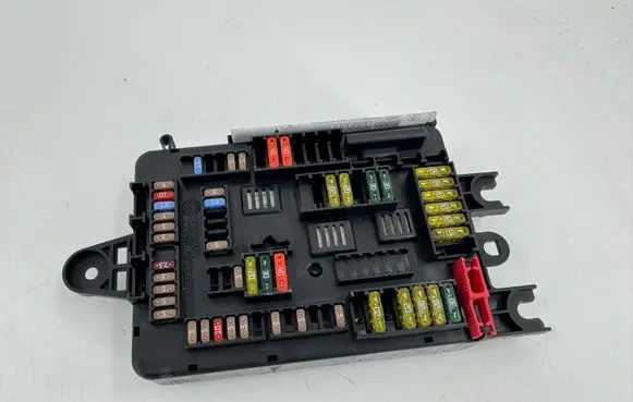 BMW 1 F20 F21 Fuse module 9261110