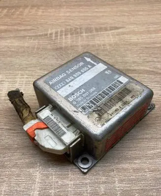 Audi A4 S4 B5 8D Airbag control unit/module 8A0959655A 0285001086
