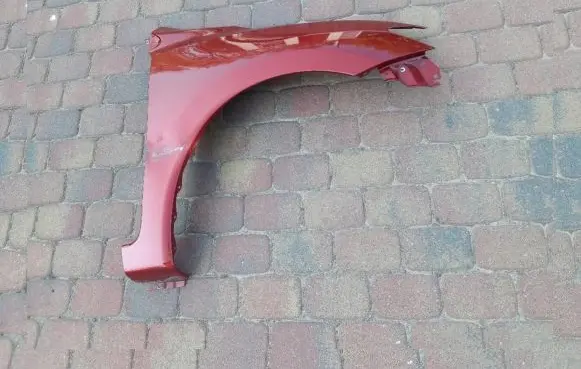 Nissan Pulsar Fender