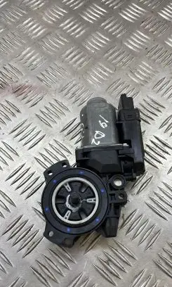 KIA Ceed Front door window regulator motor 402054D