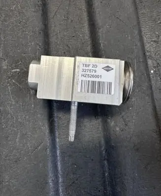 Land Rover Evoque I Air conditioning (A/C) expansion valve 327579 HZ526001