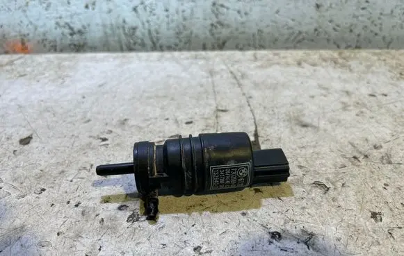 BMW 4 F32 F33 Windscreen/windshield washer pump 7302589 3437380 13264011