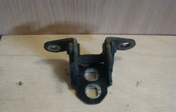 Dodge Avenger Rear door upper hinge
