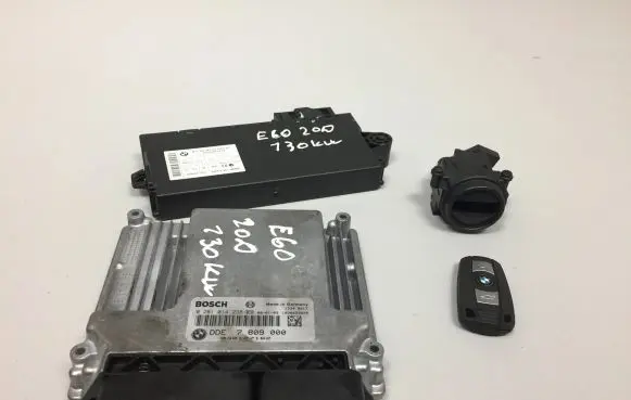 BMW 5 E60 E61 Engine ECU kit and lock set 7809000