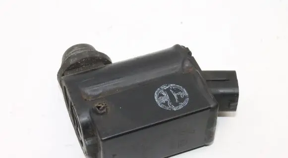 KIA Sorento Windscreen/windshield washer pump 985102J000