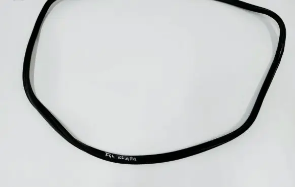 BMW 2 F44 Trunk rubber seal (body) 7292144