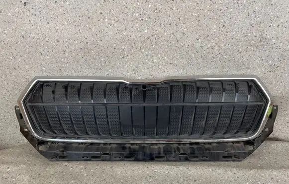 Skoda Enyaq iV Front bumper upper radiator grill 5LA853653