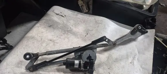 Mercedes-Benz R W251 Front wiper linkage and motor A2518202542