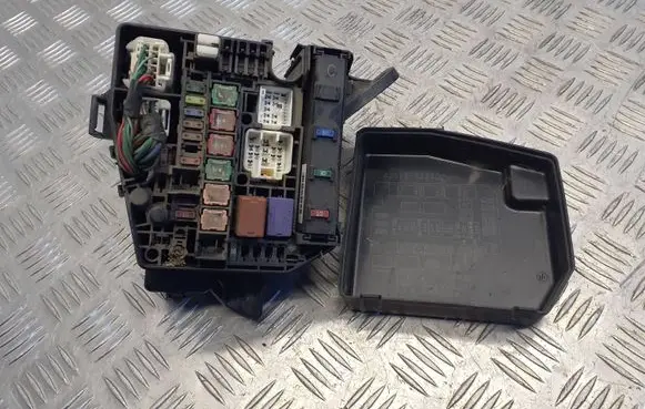 Toyota Yaris Fuse box set 7178R0A1