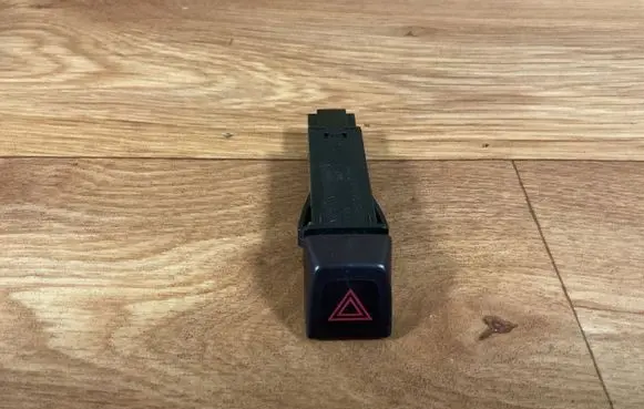 Volvo V50 Hazard light switch 30739296 09W202