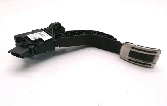 Peugeot 208 Accelerator throttle pedal 9827704480