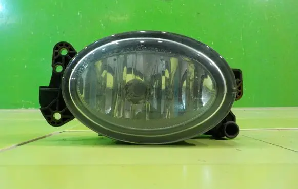 Mercedes-Benz CLK A209 C209 Front fog light A1698201656 XP250