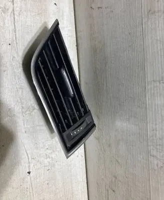 Skoda Octavia Mk3 (5E) Dashboard side air vent grill/cover trim 5e0819702c