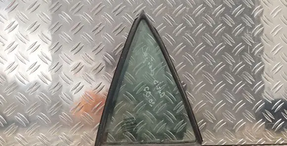 Rear vent window glass