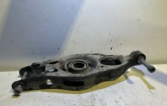 Dodge Challenger Rear upper control arm/wishbone 