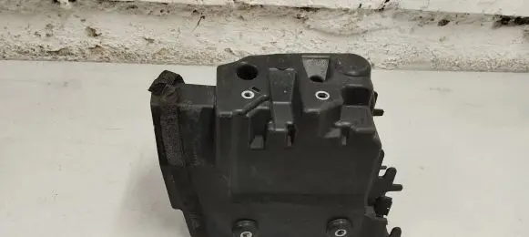 Battery box tray