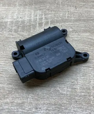 Audi A4 S4 B7 8E 8H Air flap motor/actuator CZ1168802921 0132801362