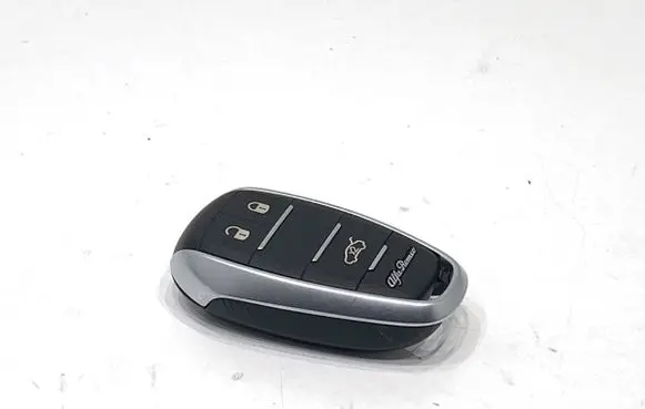 Alfa Romeo Stelvio Ignition key/card 
