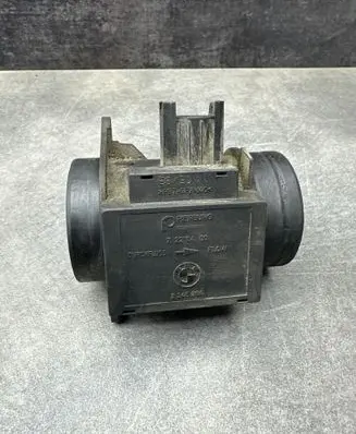 BMW 5 E39 Mass air flow meter 72218400 2246084