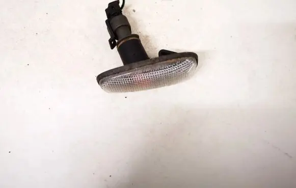Opel Astra G Front fender indicator light 90560403
