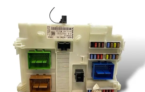 Volvo V70 Fuse module 31254837AC AG9T14C256HC 3659AF01125TP