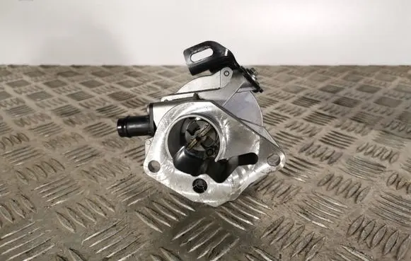 Dacia Duster Vacuum pump 7006730303
