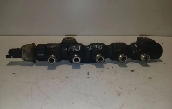 Peugeot 207 Fuel main line pipe