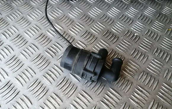 Volkswagen Touran I Electric auxiliary coolant/water pump