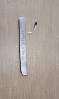 Mercedes-Benz GLE W167 Rear sill trim cover A1676861400 A1676862100