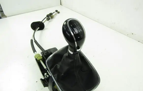 Opel Insignia A Gear shifter/selector 55563829