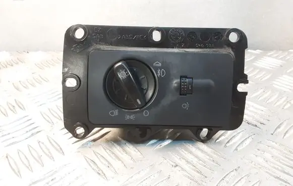 Skoda Fabia Mk1 (6Y) Light switch 242637003