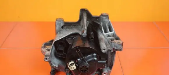 Ford Mondeo MK V Fuel filter housing 9804498180 T7CE