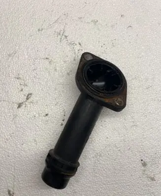 Volkswagen PASSAT B5 Engine coolant pipe/hose 06B121121