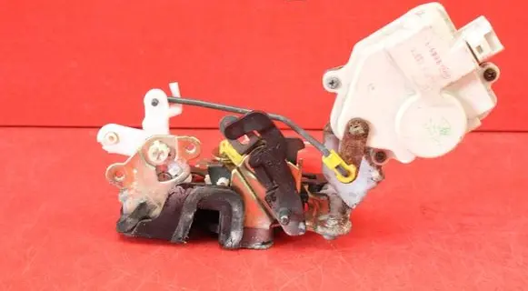 Hyundai Elantra Rear door lock