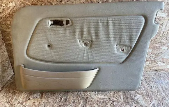 Mercedes-Benz W123 Front door card panel trim