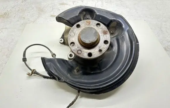 Volkswagen PASSAT B6 Rear wheel hub