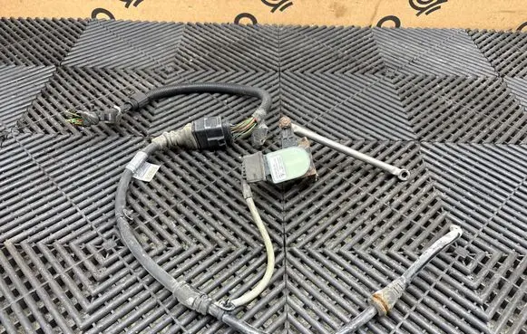 Porsche Panamera (970) Rear air suspension level height sensor 97033302204