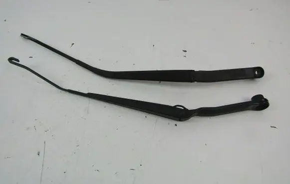 Mazda 6 Front wiper blade arm
