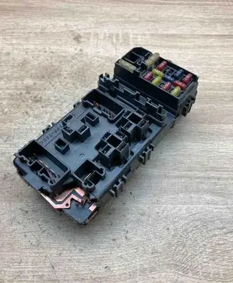 Mitsubishi Colt Fuse module 2323006072 MR228760