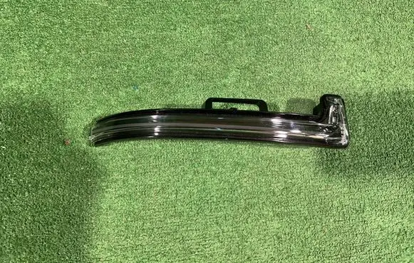 Peugeot 3008 II Mirror indicator light 1618048780