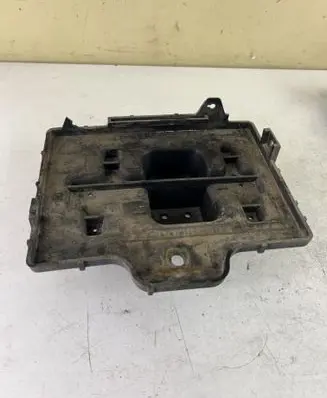 Hyundai Santa Fe Battery tray 