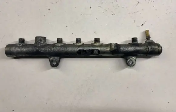 Renault Scenic II - Grand scenic II Fuel main line pipe 8200330912 0445214065