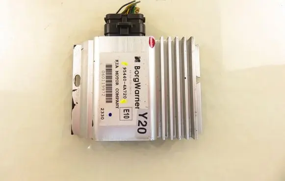 KIA Sorento Transfer box differential control unit 954404A720