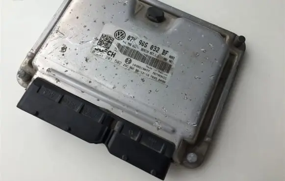 Volkswagen Jetta V Engine control unit/module 07K906032BF