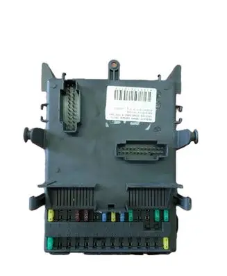 Renault Espace - Grand espace IV Fuse module 518852116