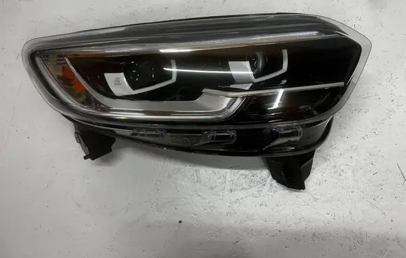 Renault Kadjar Headlight/headlamp 260105570R