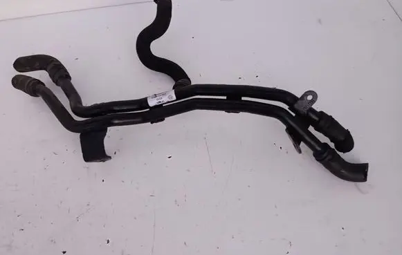 Engine coolant pipe/hose