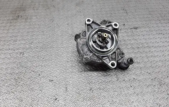 Audi A6 S6 C5 4B Vacuum pump