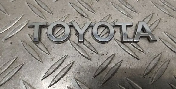 Toyota Yaris Manufacturers badge/model letters 754460D040