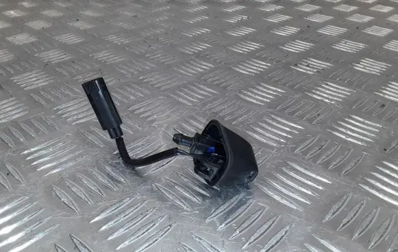 BMW 3 E92 E93 Windshield washer spray nozzle 7131299 713129906